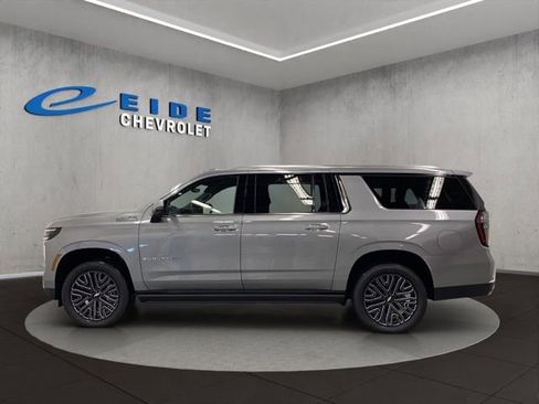 New 2026 Chevrolet Suburban High Country AWD/4WD image 7