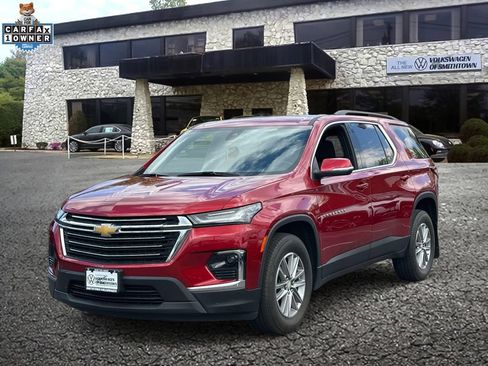 Used 2023 Chevrolet Traverse LT AWD/4WD image 2