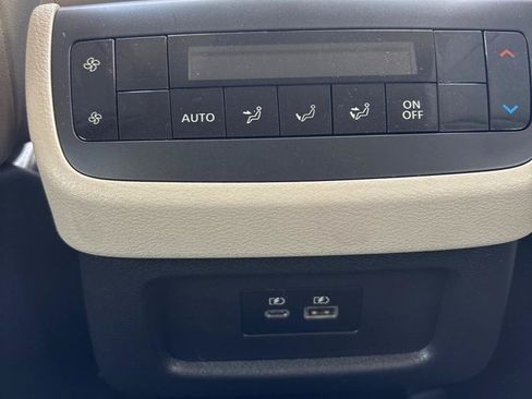 Used 2022 Nissan Pathfinder SL FWD image 25
