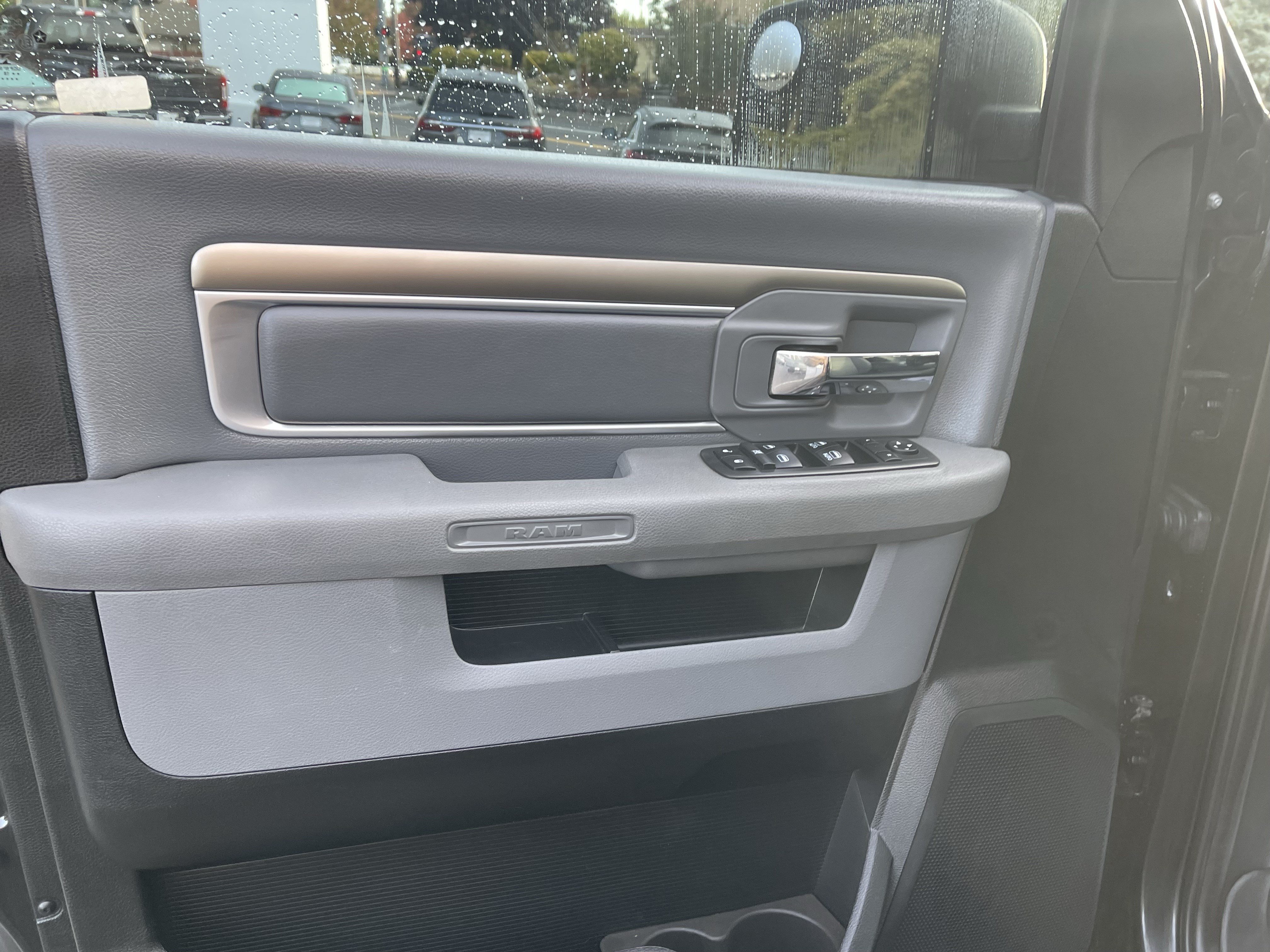 Used 2019 RAM 1500 Classic SLT AWD/4WD image 17