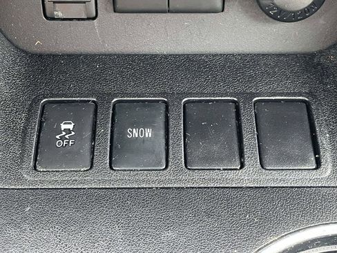 Used 2017 Toyota Highlander XLE FWD image 24