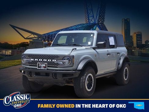 Used 2022 Ford Bronco Badlands w/ Sasquatch Package AWD/4WD image 3