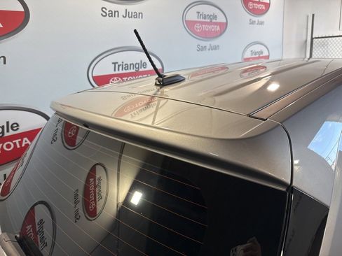 Used 2025 Hyundai Venue SE image 15