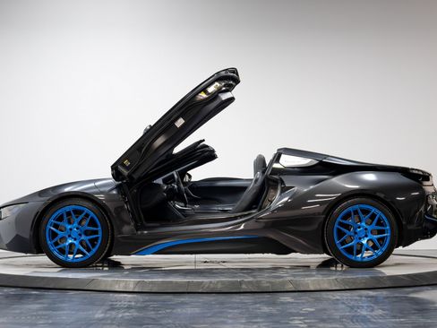 Used 2019 BMW i8 Roadster image 29