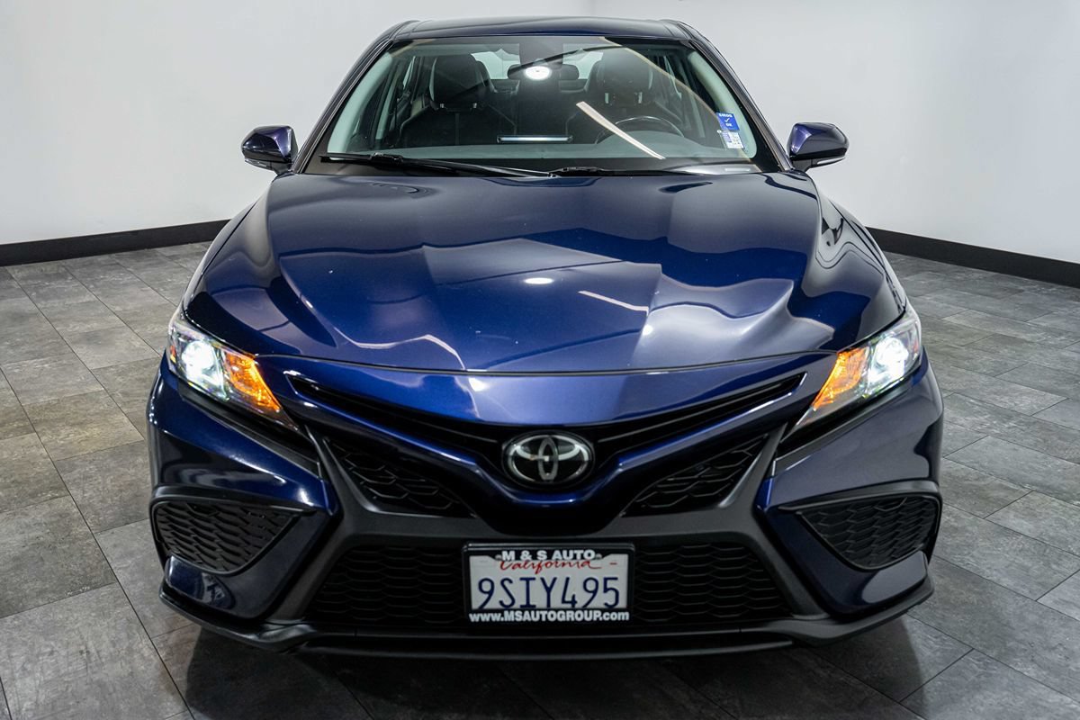 Used 2022 Toyota Camry SE FWD image 6