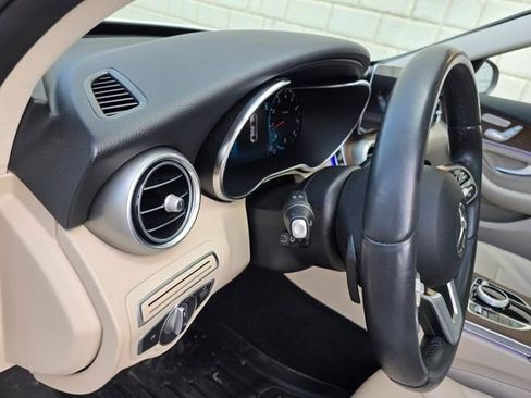 Used 2021 Mercedes-Benz C 300 4MATIC Sedan image 21