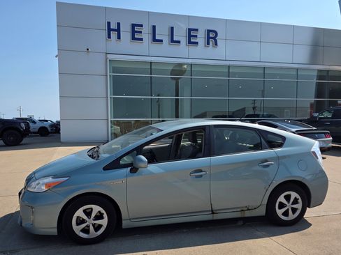Used 2014 Toyota Prius Four FWD image 3