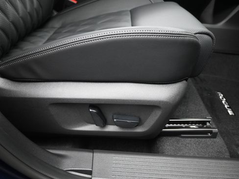 New 2026 Nissan Rogue Platinum w/ Platinum Premium Package image 16