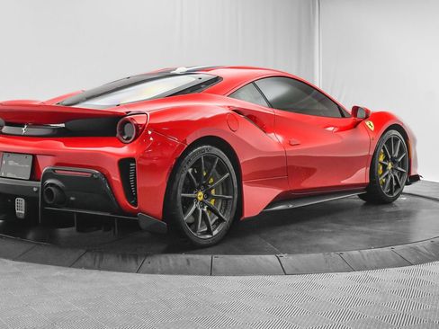 Used 2020 Ferrari 488 Pista Coupe RWD image 7