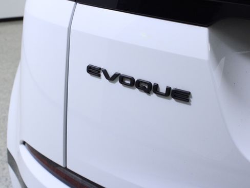 Used 2024 Land Rover Range Rover Evoque Dynamic SE image 9