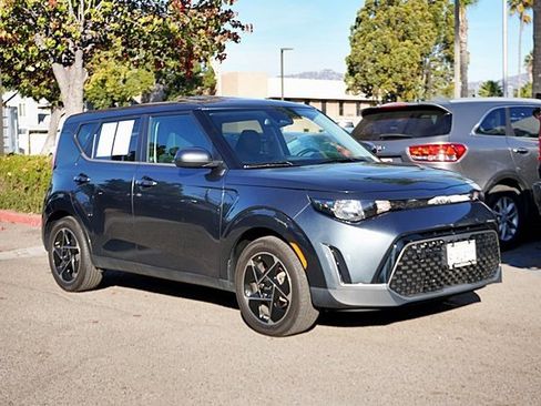 Used 2023 Kia Soul EX image 6