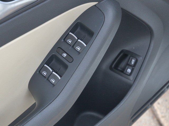 Used 2013 Volkswagen Jetta SEL FWD image 13