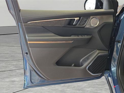 New 2026 Buick Enclave Avenir w/ Super Cruise Package image 12