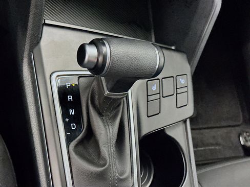 Used 2025 Kia Sportage LX image 24