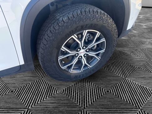 Used 2025 GMC Acadia AT4 w/ Super Cruise Package image 18