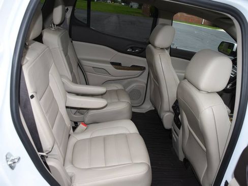 Used 2019 GMC Acadia Denali w/ Technology Package AWD/4WD image 27