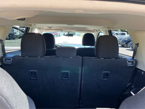 Used 2017 Mitsubishi Outlander SE AWD/4WD image 30