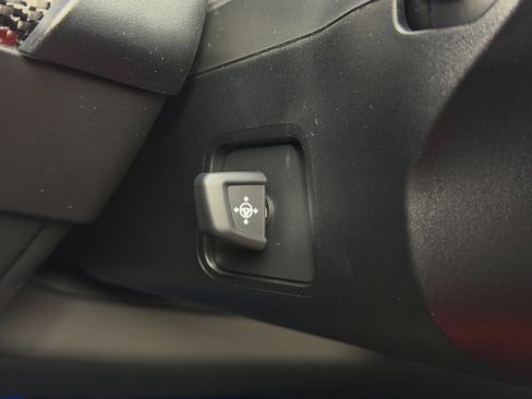 Used 2025 BMW M5 w/ Carbon Package image 20