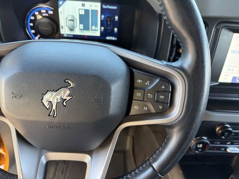 Used 2021 Ford Bronco Badlands image 25