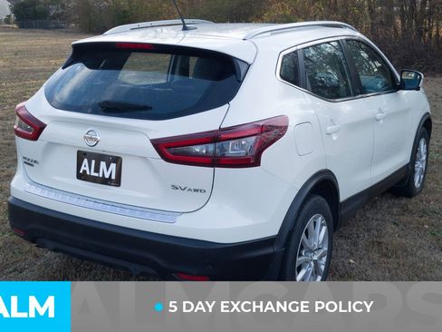 Used 2022 Nissan Rogue Sport SV w/ Technology Package image 4