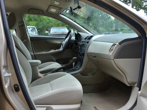 Used 2009 Toyota Corolla LE FWD image 9