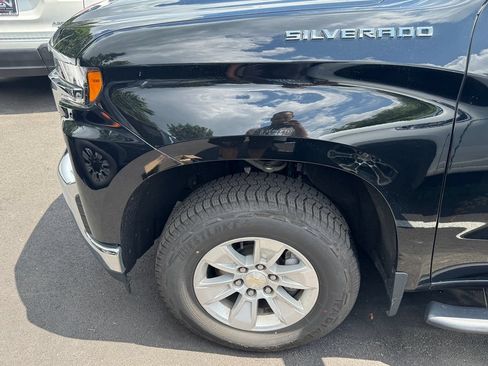 Used 2022 Chevrolet Silverado 1500 LT w/ Bed Protection Package AWD/4WD image 9