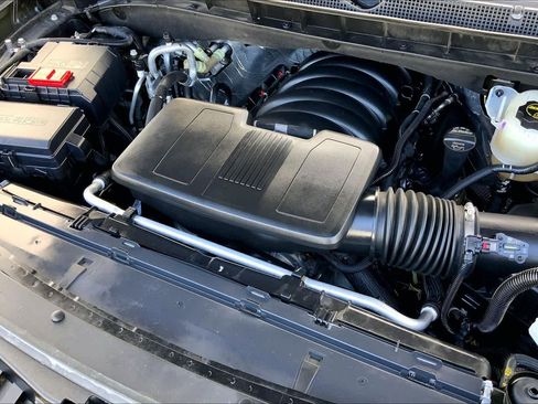 Used 2025 Chevrolet Tahoe LT w/ Comfort Package image 33