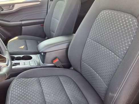 Certified 2023 Ford Escape Active AWD/4WD image 3