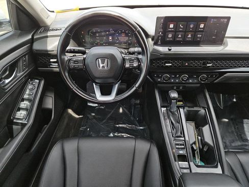 Used 2023 Honda Accord Touring image 10