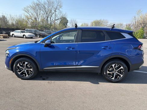 Used 2023 Kia Sportage EX image 16