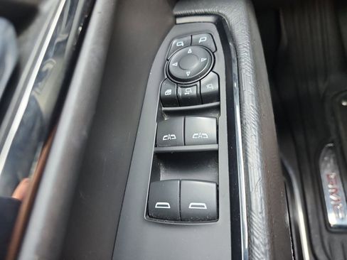 Used 2024 GMC Sierra 2500 AT4X image 26