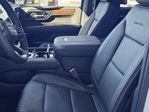New 2026 GMC Yukon XL Denali w/ Denali Reserve Package image 4
