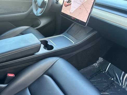 Used 2021 Tesla Model Y Long Range AWD/4WD image 15