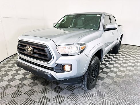 Used 2022 Toyota Tacoma SR5 w/ Technology Package RWD image 7