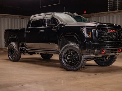 Used 2025 GMC Sierra 2500 AT4 w/ AT4 Premium Plus Package