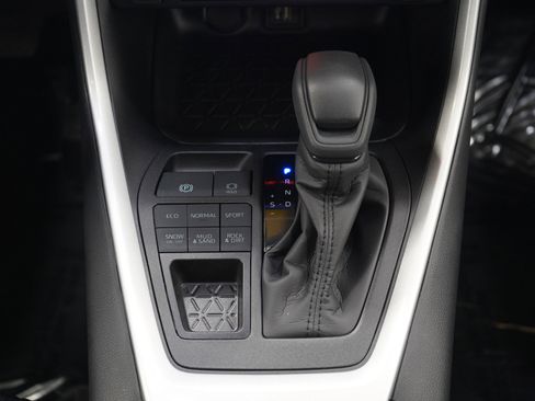 Used 2025 Toyota RAV4 XLE image 16