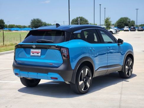Used 2025 Nissan Kicks SR FWD image 6