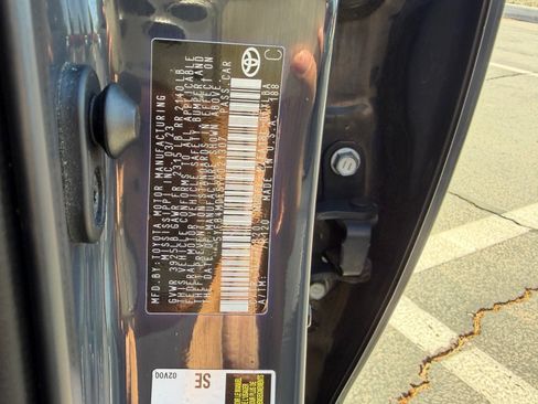 Used 2023 Toyota Corolla LE FWD image 33