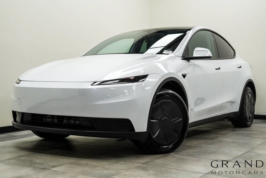 Used 2026 Tesla Model Y 2WD image 1
