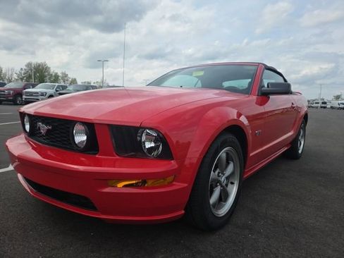 Used 2006 Ford Mustang GT image 3