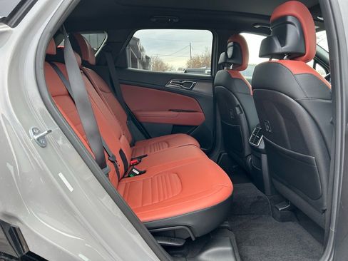 Used 2023 Kia Sportage SX image 17