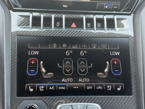 Used 2021 Lamborghini Urus AWD/4WD image 15