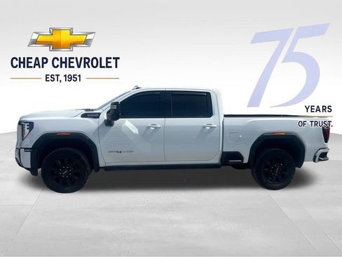 Used 2024 GMC Sierra 2500 AT4 w/ AT4 Premium Plus Package AWD/4WD image 2
