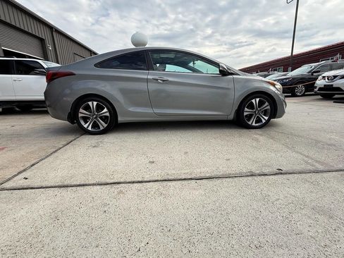 Used 2014 Hyundai Elantra Base 2dr Coupe w/ Option Group 2 image 2