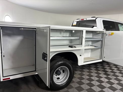 Certified 2025 Ford F350 XL w/ XL Chrome Package image 32