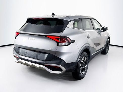 Used 2025 Kia Sportage LX image 5