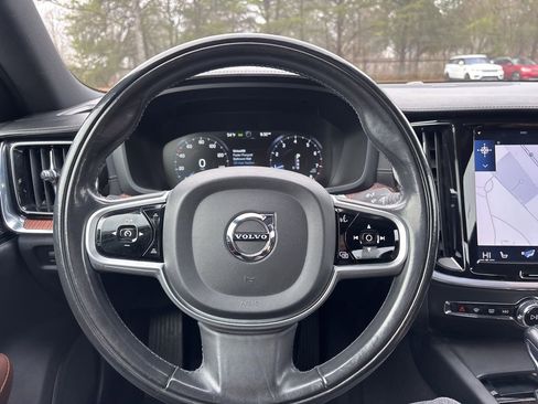 Used 2019 Volvo S60 T6 Inscription image 15