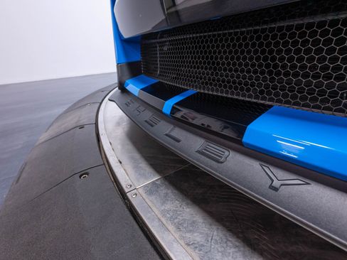 Used 2022 Ford Mustang Shelby GT500 w/ Carbon Fiber Track Pack RWD image 48