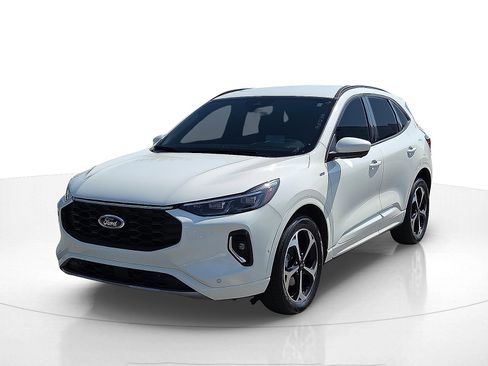 Used 2023 Ford Escape ST-Line Elite w/ Premium Technology Package image 2