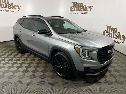 Used 2023 GMC Terrain SLE w/ Driver Convenience Package image 1